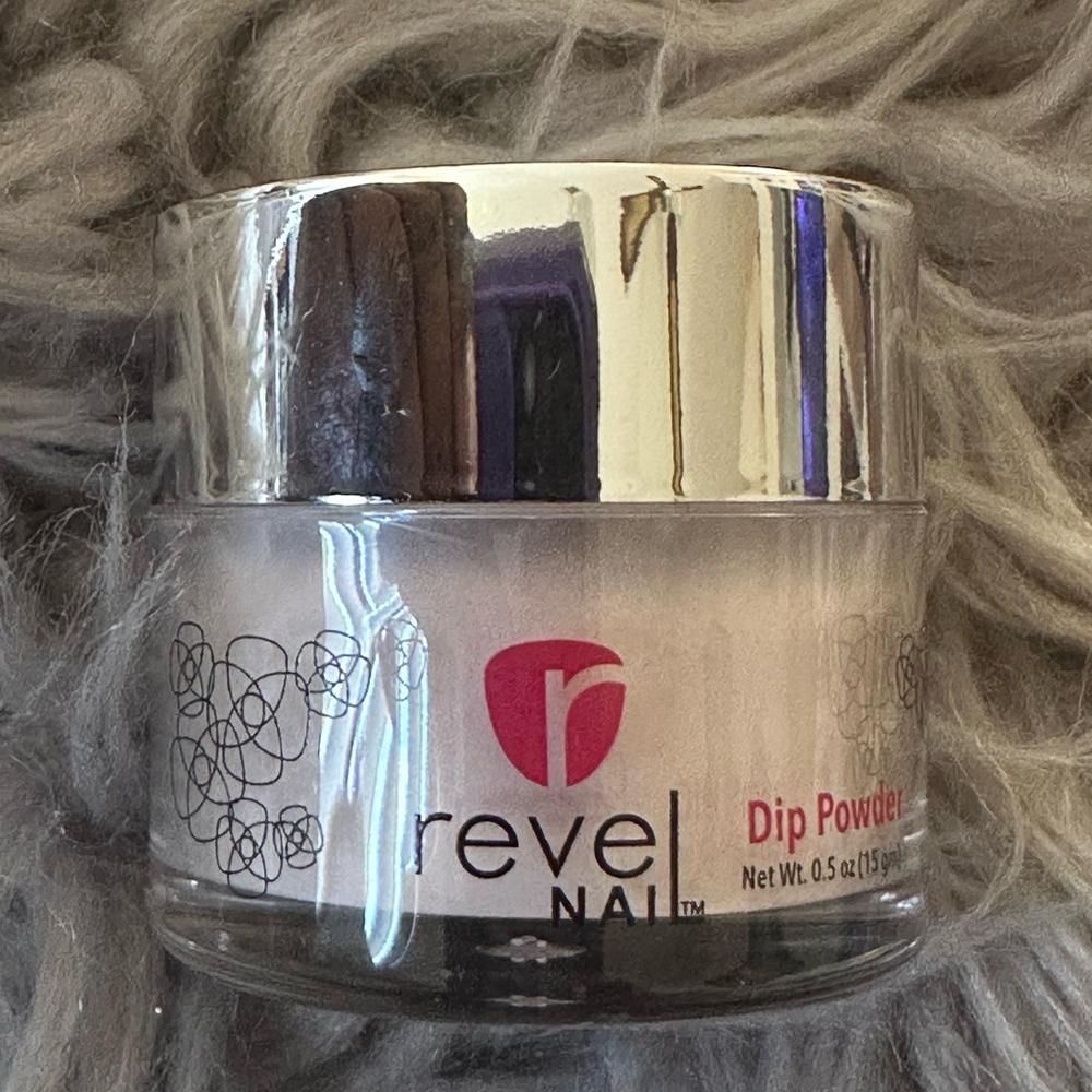 Revel Nail DIP POWDER Shade Haute Size 0.5 oz